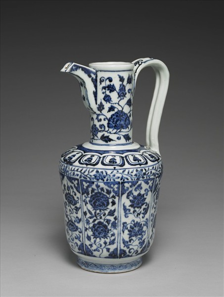 青花花卉紋長頸執壺