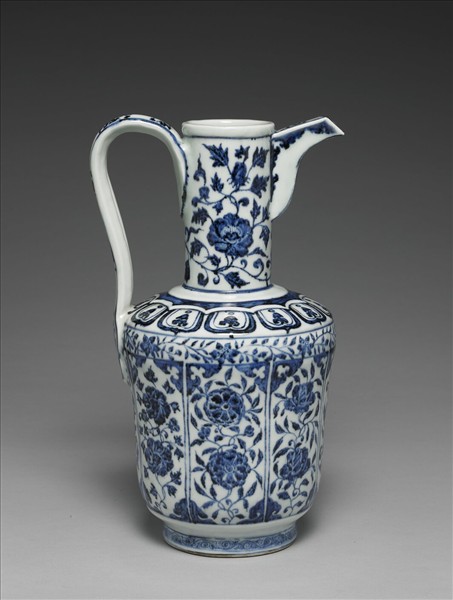 青花花卉紋長頸執壺