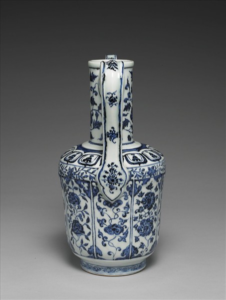 青花花卉紋長頸執壺