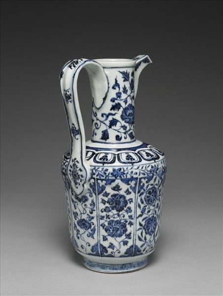 青花花卉紋長頸執壺