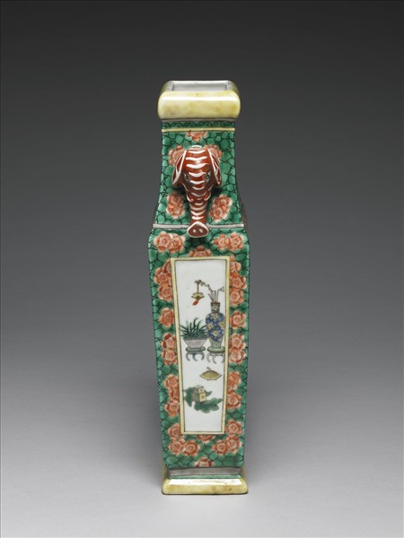 五彩人物象耳方瓶