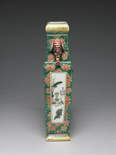 五彩人物象耳方瓶