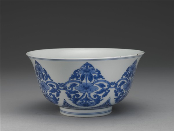 青花牡丹紋碗