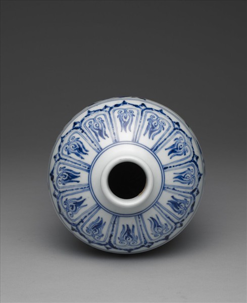 青花四季花果紋梅瓶