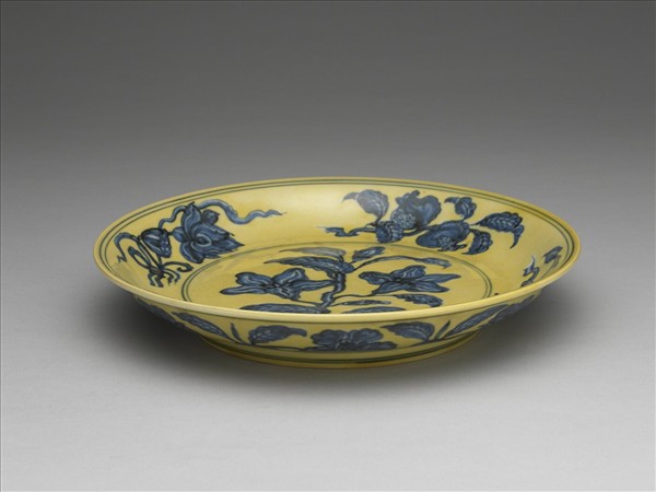 青花黃彩梔子花果紋盤