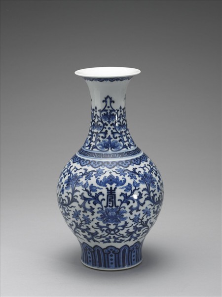 青花萬壽福慶花卉紋瓶