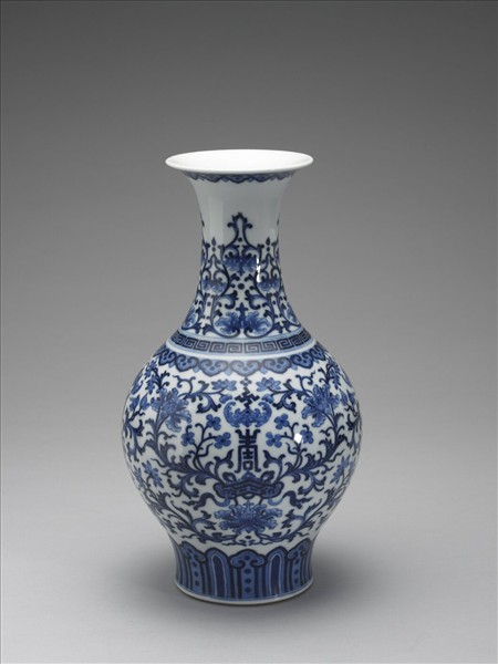 青花萬壽福慶花卉紋瓶