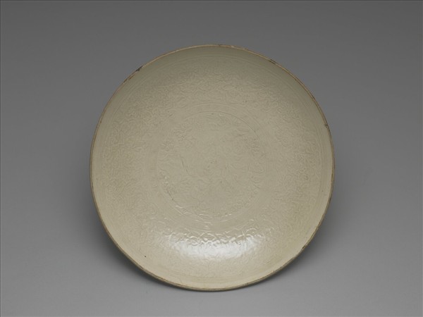 定窯系 白瓷印花花卉紋盤