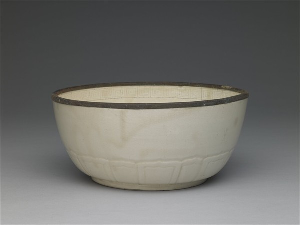 甜白半脫胎九龍盤