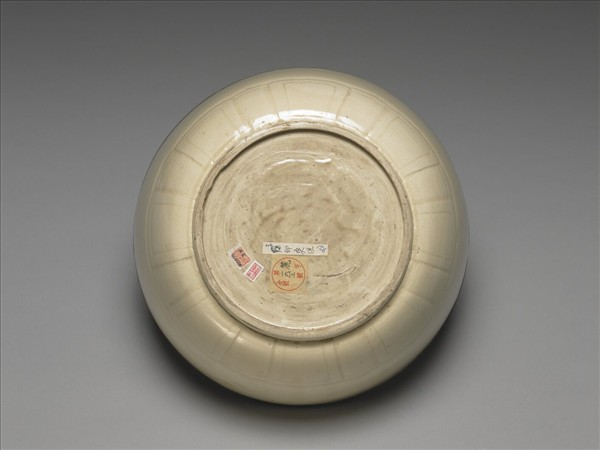 甜白半脫胎九龍盤