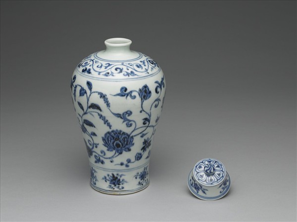 青花蓮花紋帶蓋梅瓶