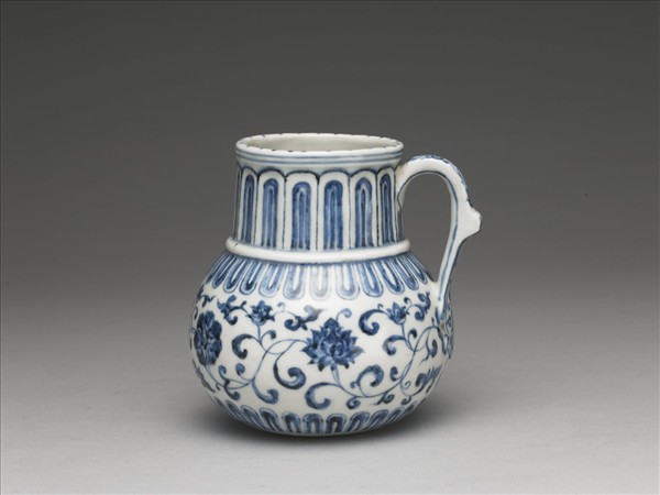 青花牡丹紋花澆