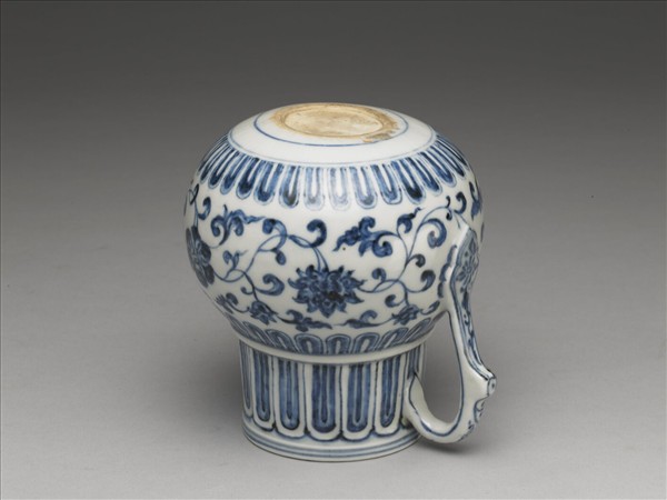 青花牡丹紋花澆