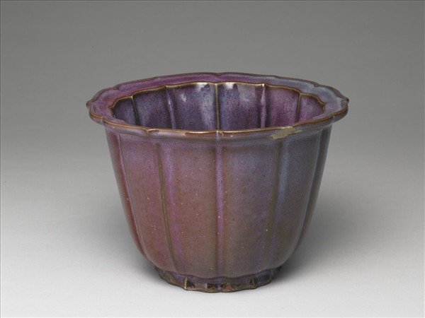 鈞窯 天藍葡萄釉蓮花式花盆