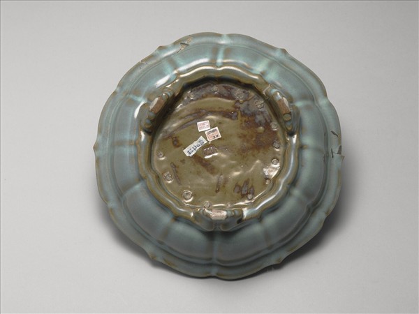 鈞窯 月白釉蓮花式盆托