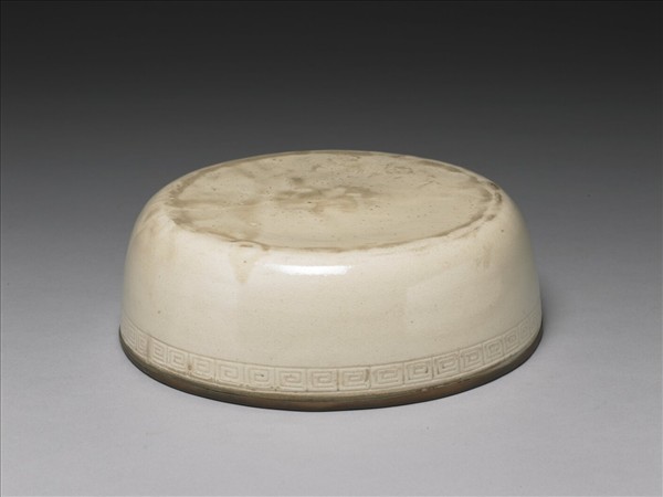 白瓷劃花蓮塘鷺鷥紋洗