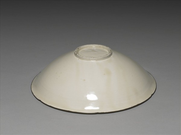 定窯 劃花蓮花紋碗