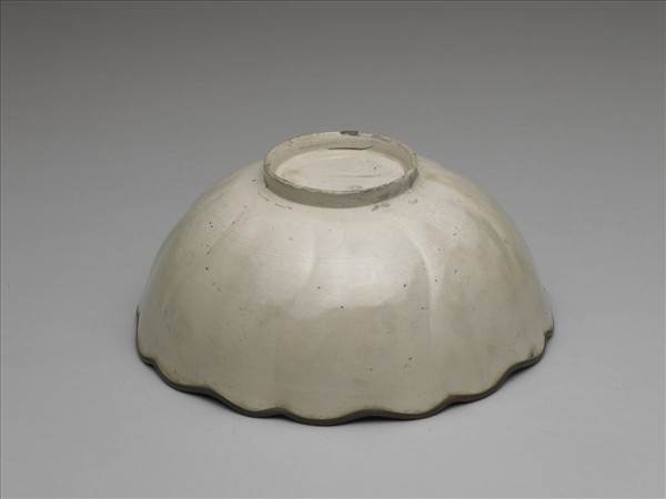 定窯 牡丹花式碗