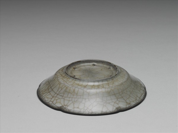 青瓷葵口盤