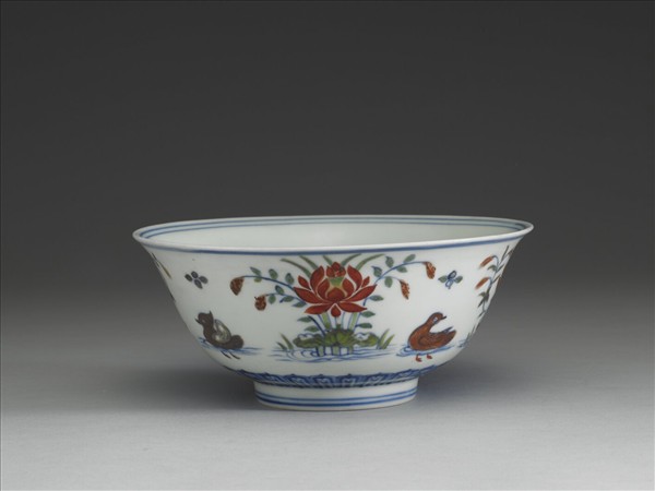 鬥彩蓮塘鴛鴦紋碗