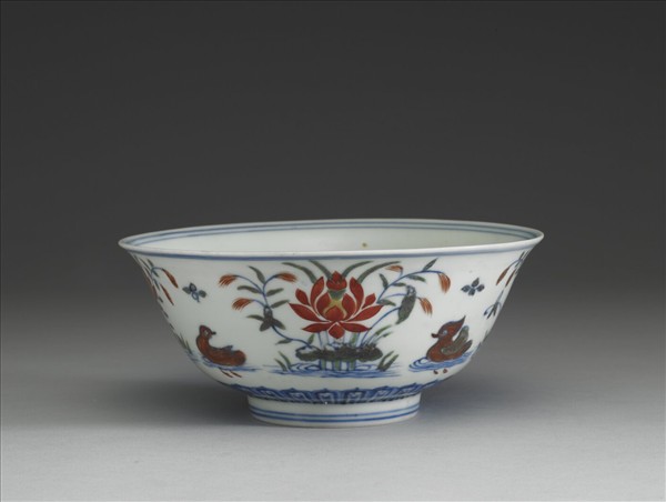 鬥彩蓮塘鴛鴦紋碗