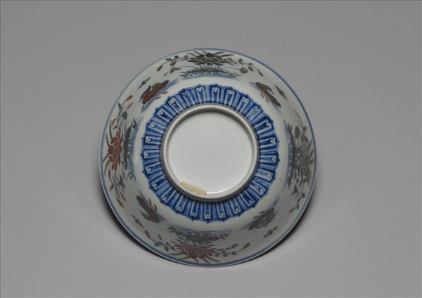 鬥彩蓮塘鴛鴦紋碗