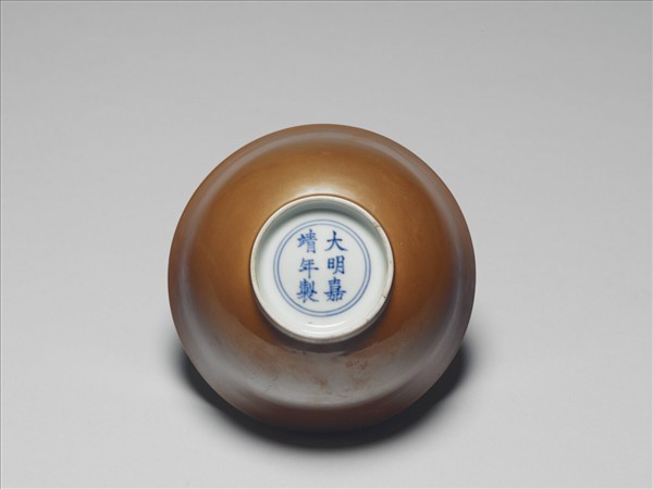 鬥彩蓮塘鴛鴦紋碗