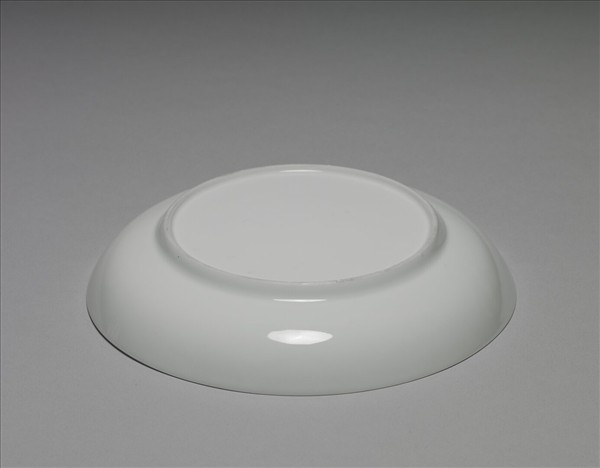 甜白半脫胎九龍盤