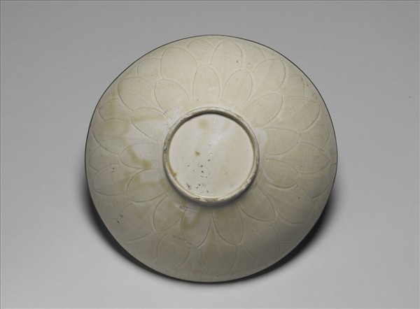 定窯 劃花蓮瓣雙魚紋碗