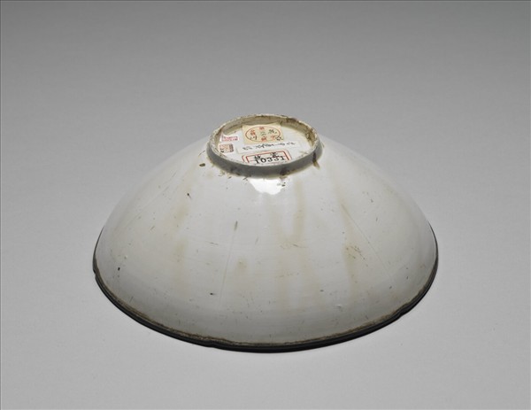 定窯 劃花蓮花紋碗