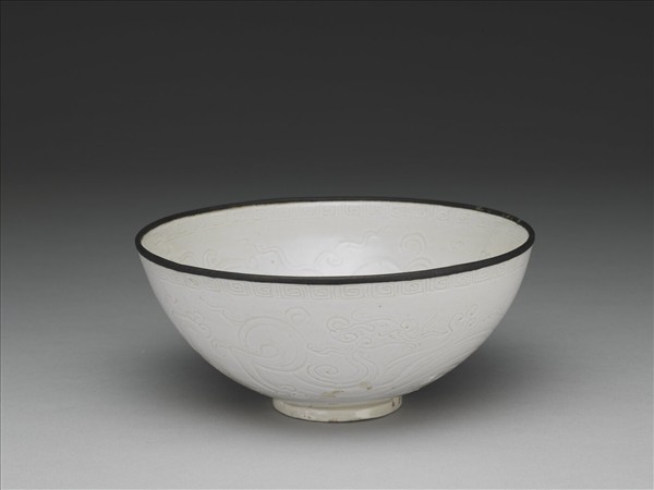 定窯 白瓷劃花五螭紋碗