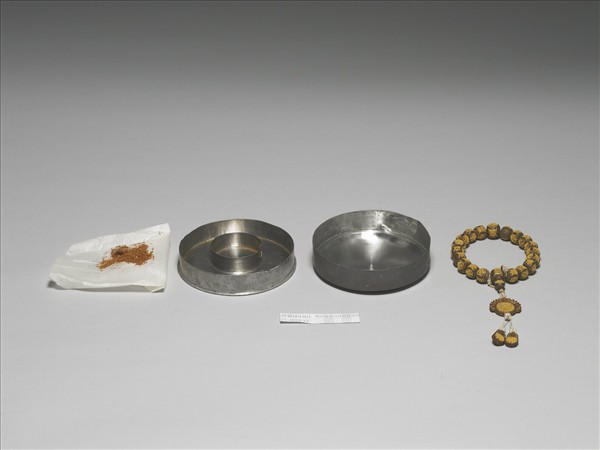 茄楠木嵌金團壽手串