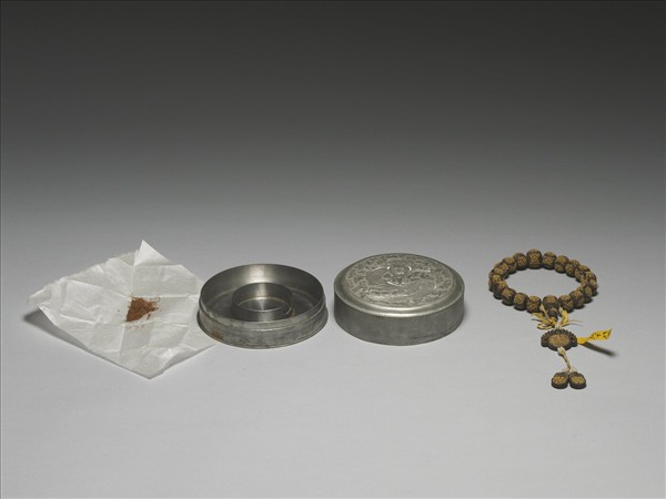 茄楠木嵌金團壽手串