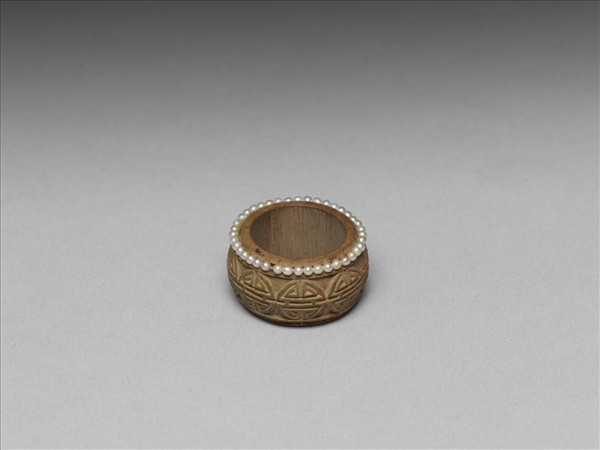 檀香木米珠團壽戒指