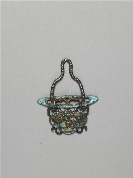 燒藍福壽花籃形銀飾件