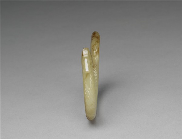 獸首扭絲紋玉環