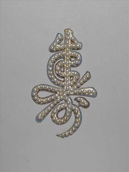 鍍金嵌珍珠壽字式帽正