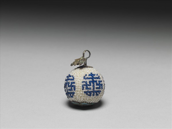 緝藍白米珠萬壽鈕子