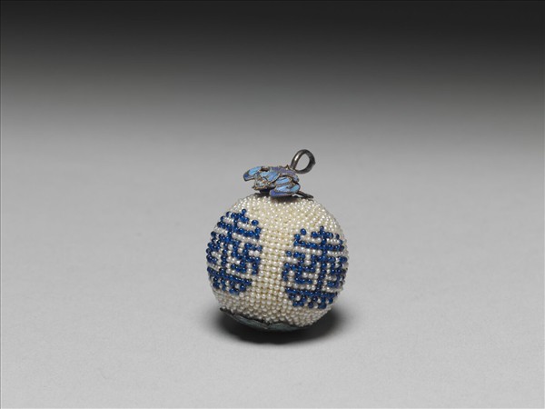 緝藍白米珠萬壽鈕子