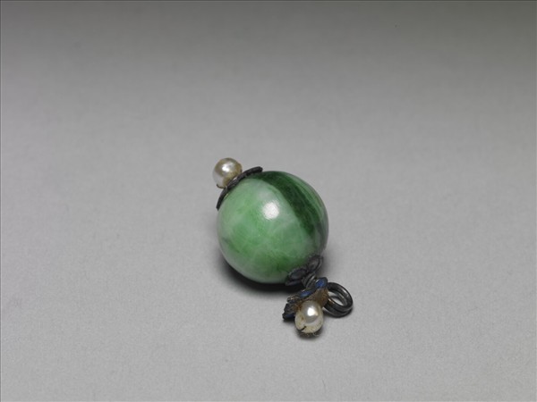 翠玉珍珠鈕子
