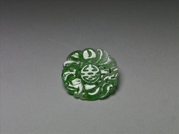 翠玉福壽萬年鈕扣