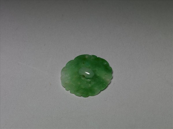 翠玉福壽萬年鈕扣