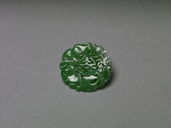 翠玉福壽萬年鈕扣