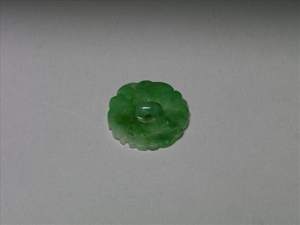 翠玉福壽萬年鈕扣