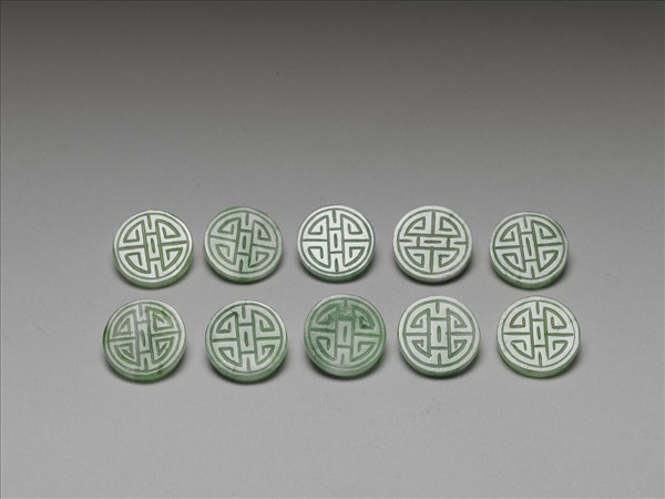 翠玉團壽紋鈕扣