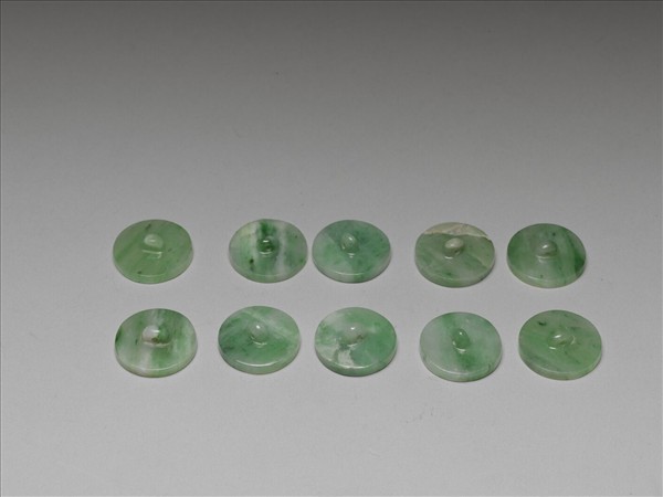 翠玉團壽紋鈕扣