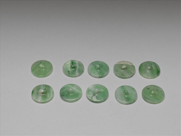 翠玉團壽紋鈕扣