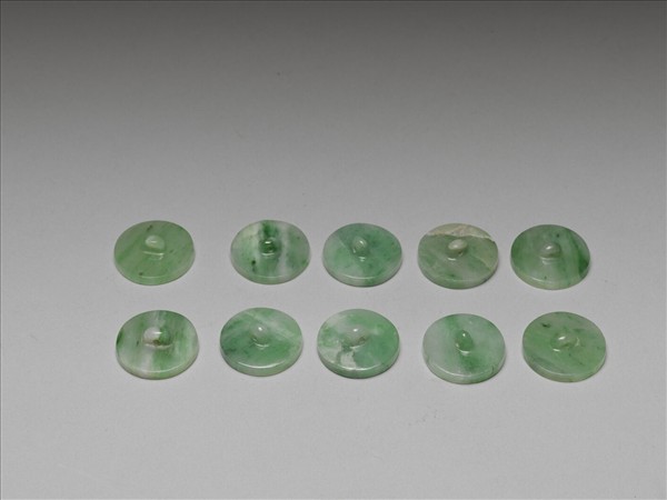 翠玉團壽紋鈕扣