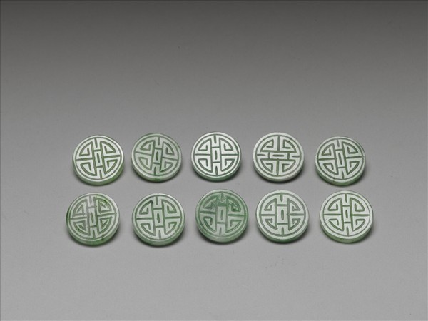 翠玉團壽紋鈕扣
