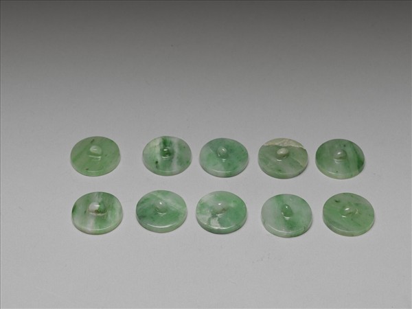 翠玉團壽紋鈕扣